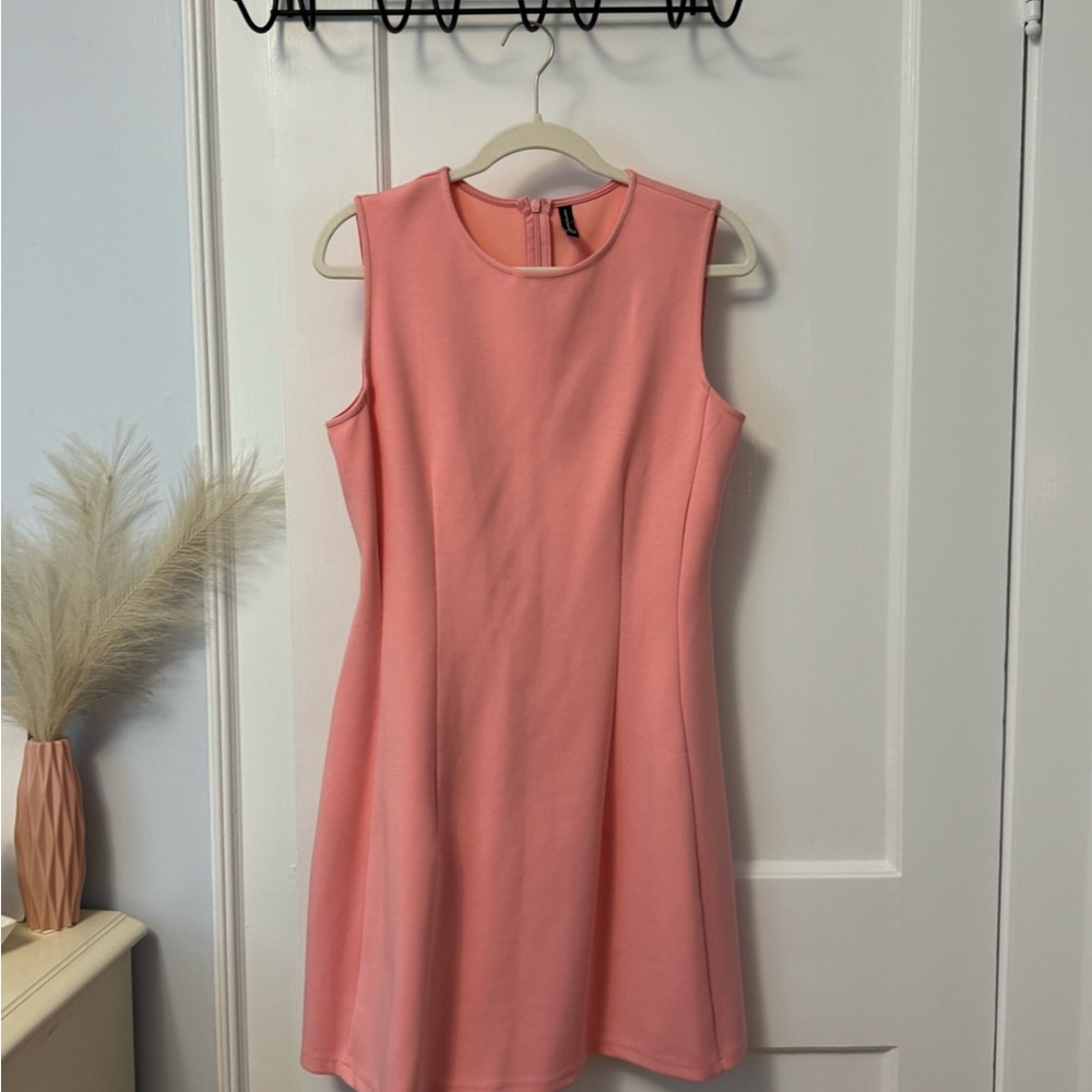 Elegant Pink Sleeveless Dress